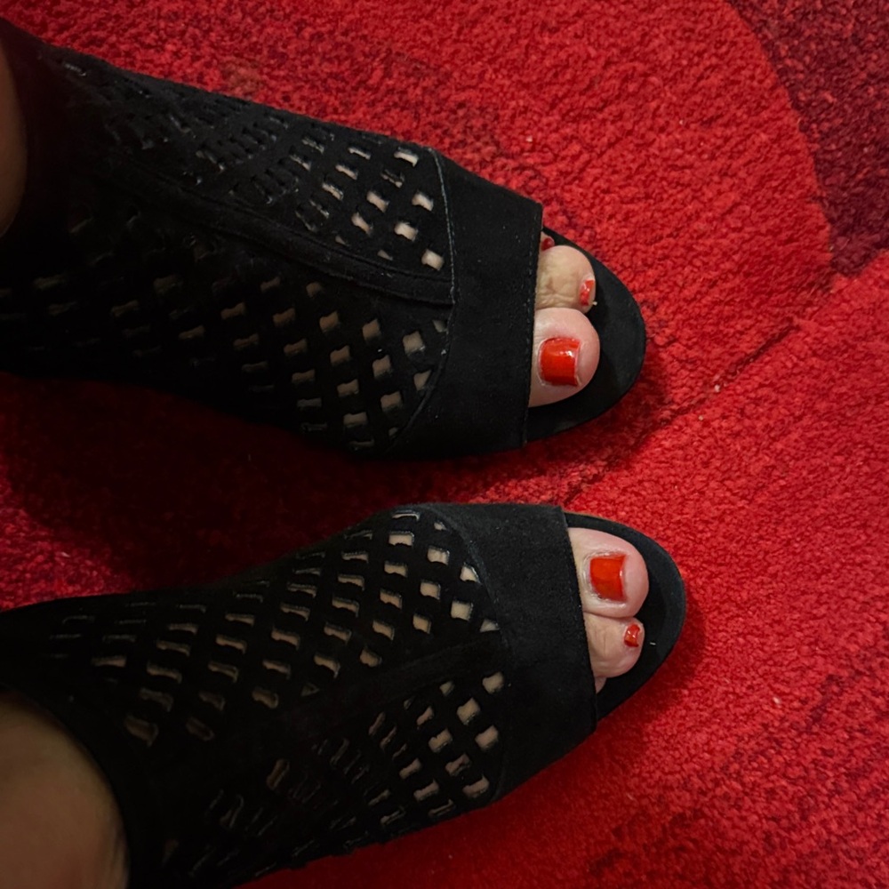 Women’s open toe suede shoes